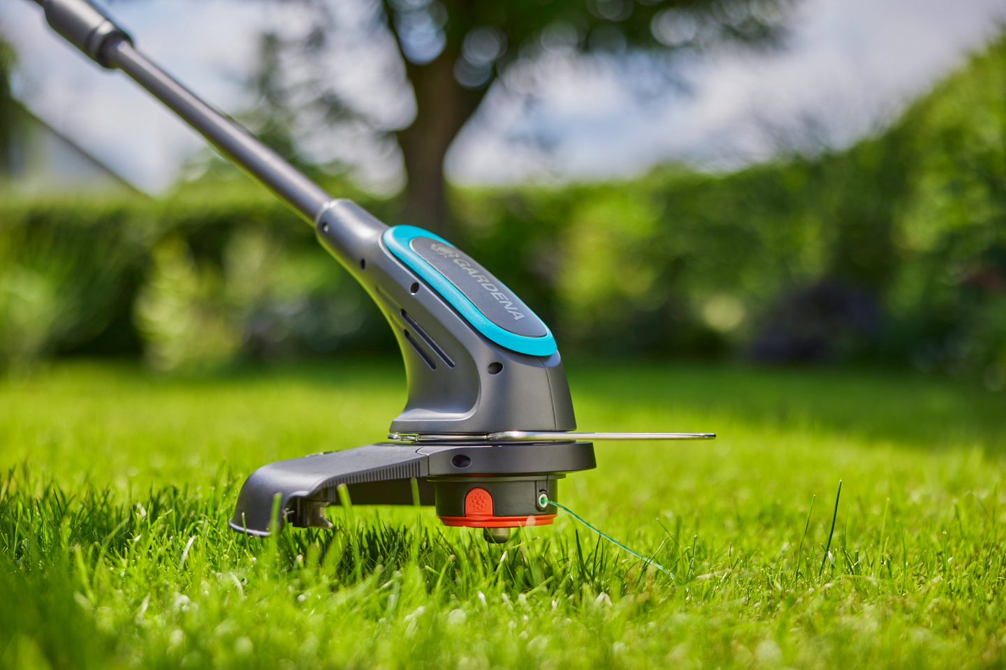 Akkutrimmeri GARDENA PowerTrim 30/18V P4A Set