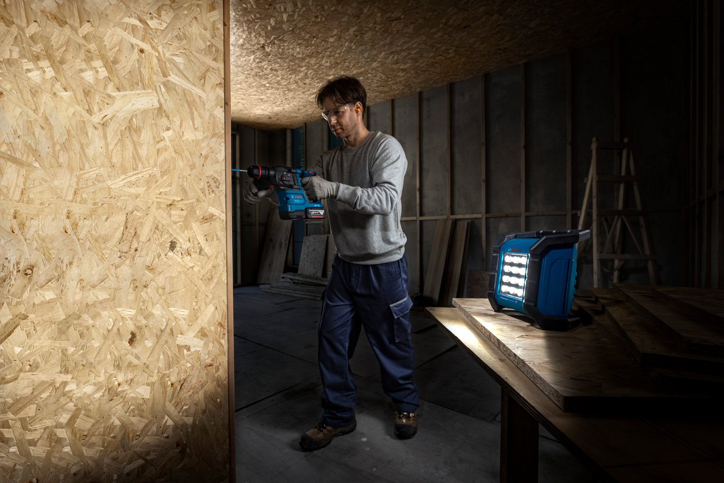 Akkuvalaisin Bosch GLI18V-1500 Solo