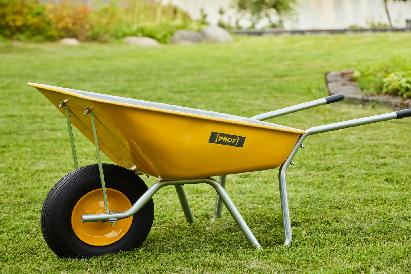 Kottikärryt Prof 120L keltainen puhkeamattomalla renkaalla