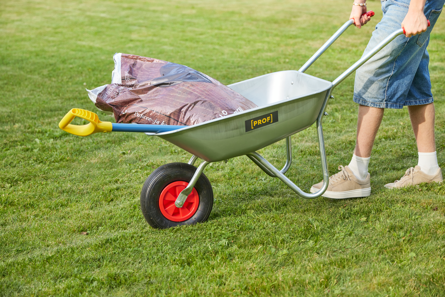 Kottikärryt Prof 70L galvanoitu ilmarenkaalla