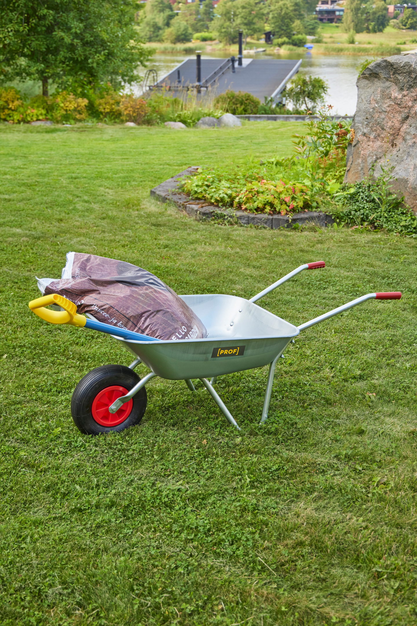 Kottikärryt Prof 70L galvanoitu ilmarenkaalla