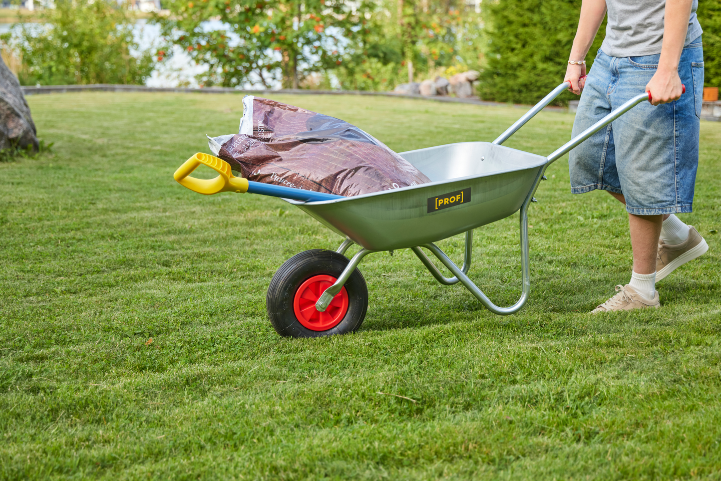 Kottikärryt Prof 70L galvanoitu ilmarenkaalla