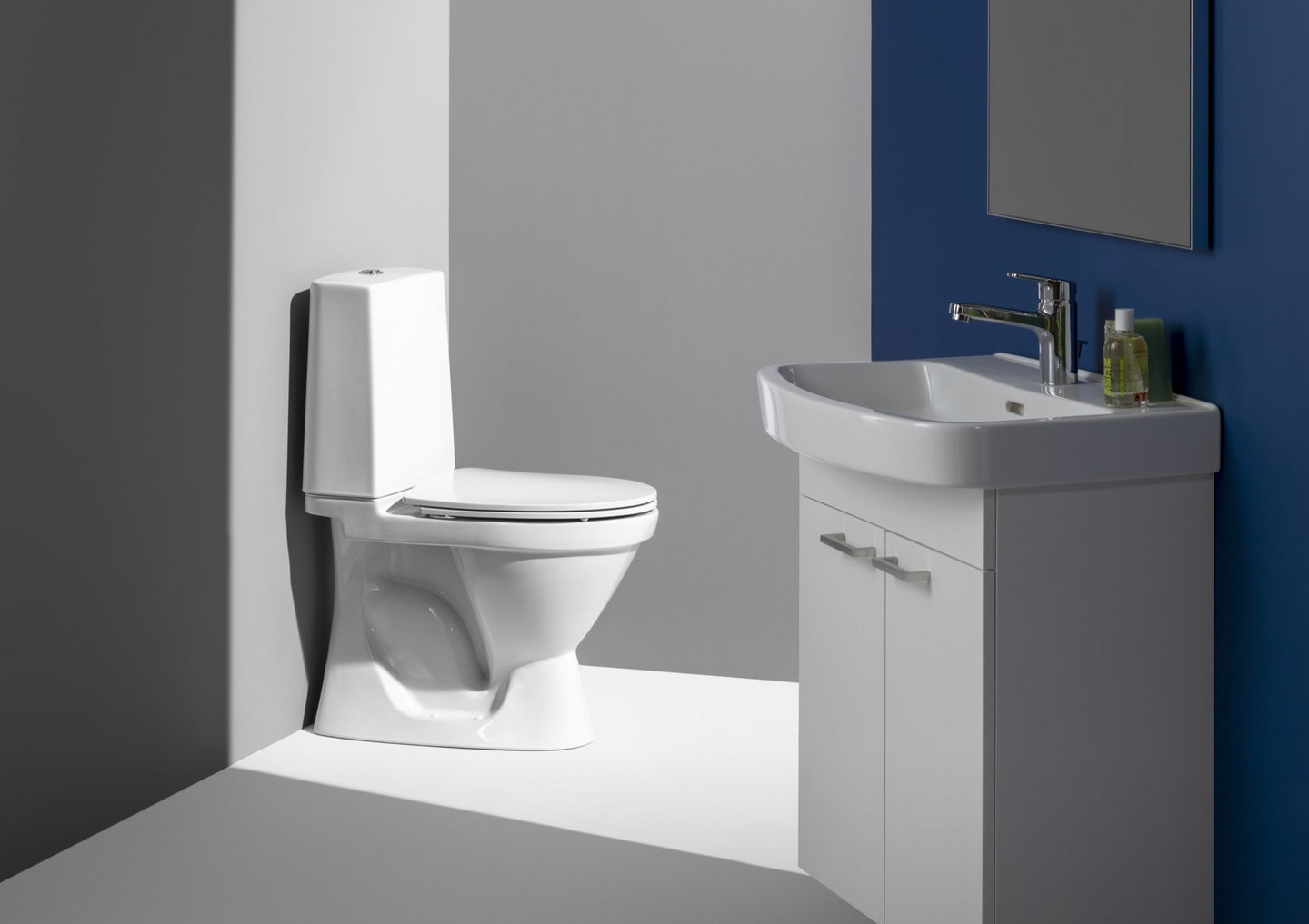 Wc-istuin Laufen Rigo piilo S Ikr sis. kansi