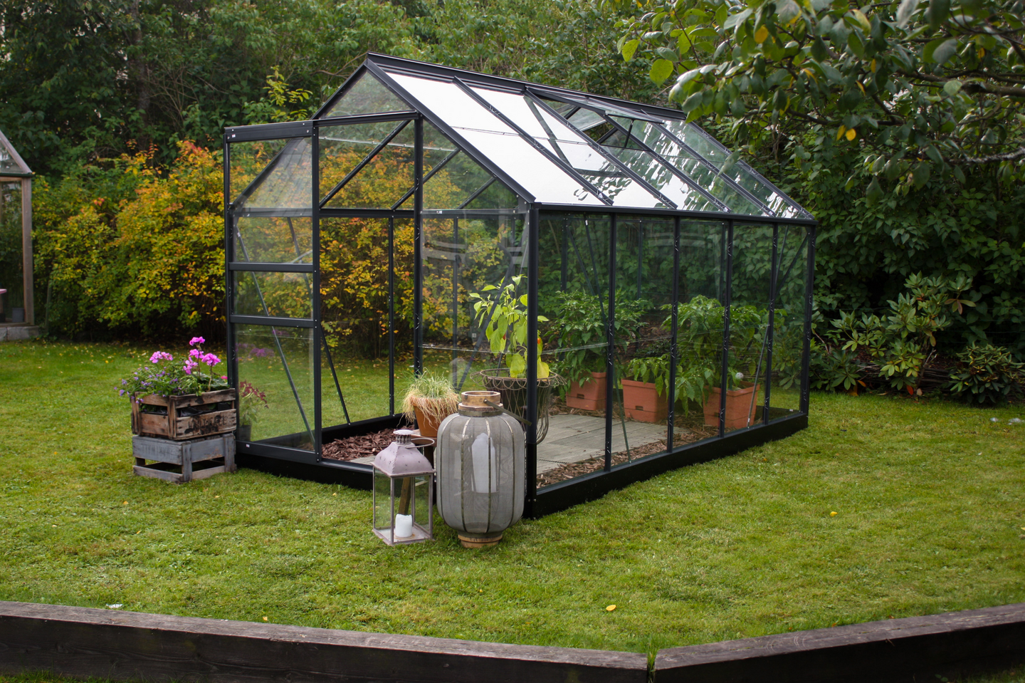 Kasvihuone Popular 6,2m² musta alumiinirunko