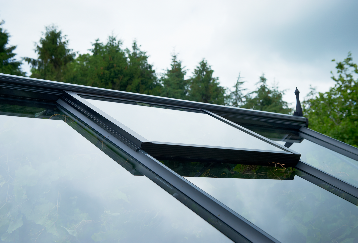 Kasvihuone Juliana Compact 6,6 antrasitharmaa alumiinirunko karkaistu lasi