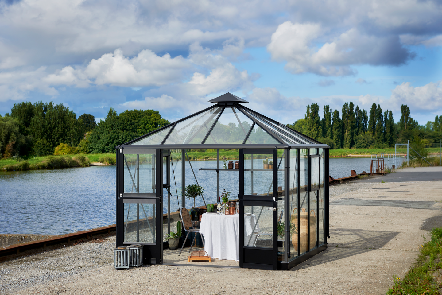 Kasvihuone Juliana Oasis 8,8 antrasitharmaa alumiinirunko karkaistu lasi