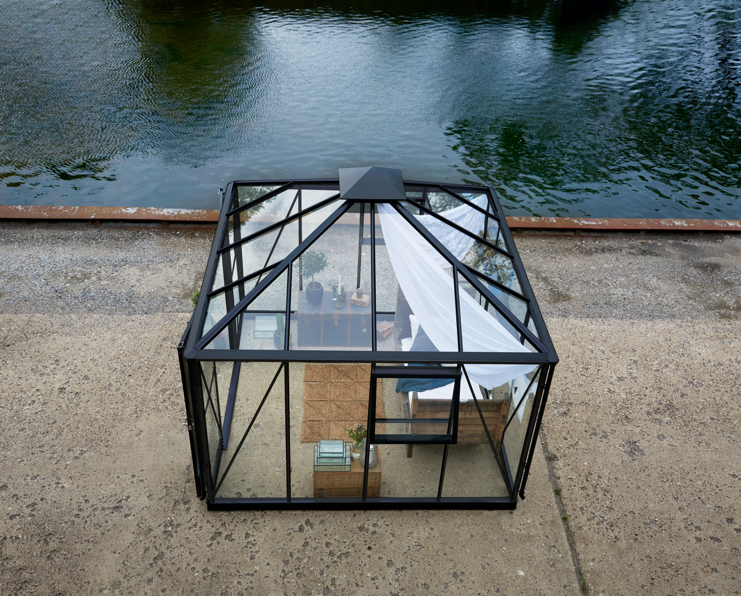 Kasvihuone Juliana Oasis 8,8 antrasitharmaa alumiinirunko karkaistu lasi