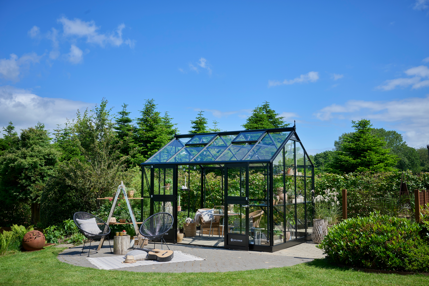 Kasvihuone Juliana Jubile 10,9 musta alumiinirunko karkaistulla 3 mm lasilla