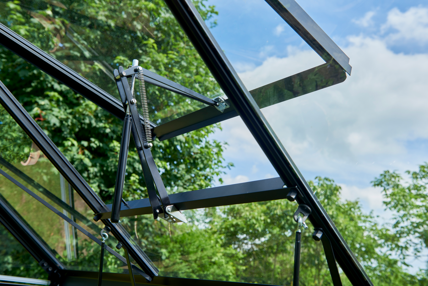 Kasvihuone Popular 6,2m² musta alumiinirunko