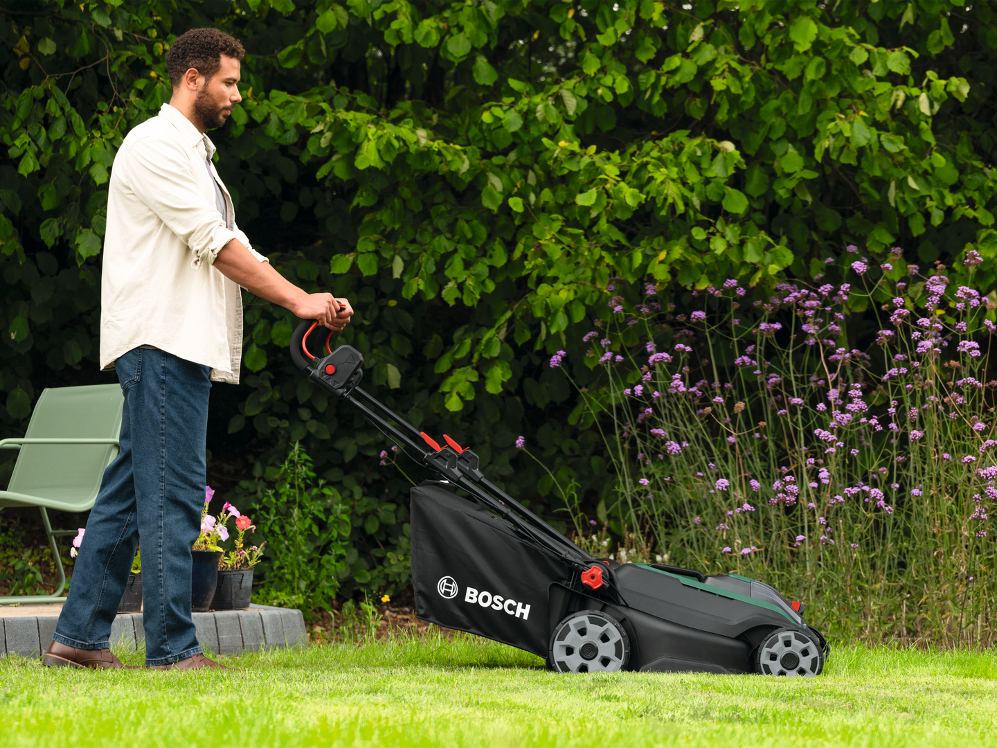 Akkuruohonleikkuri Bosch Rotak 18V2-43 2x4Ah