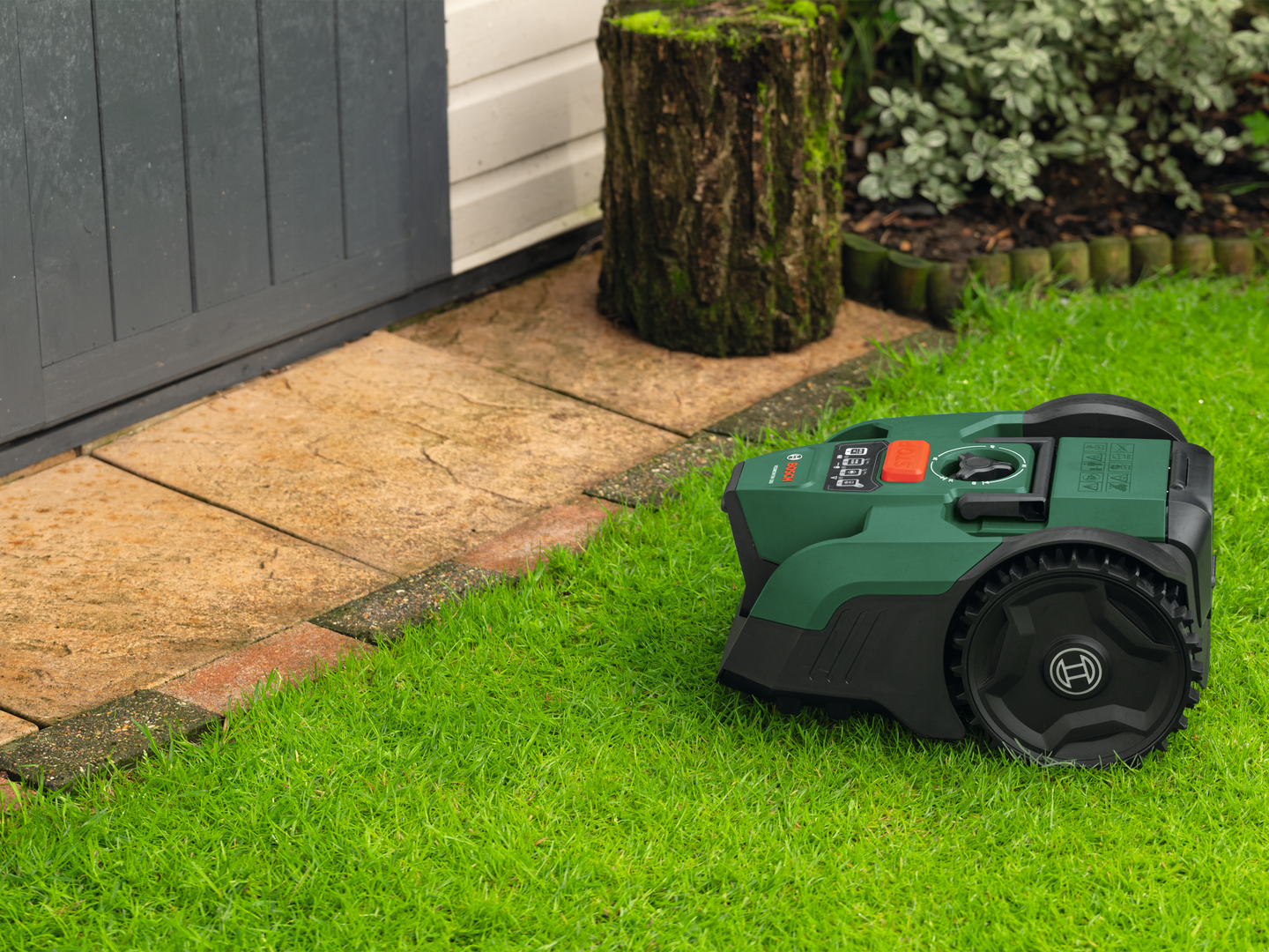 Robottiruohonleikkuri Bosch VisiMow200 1x4,0Ah + varateräsarja