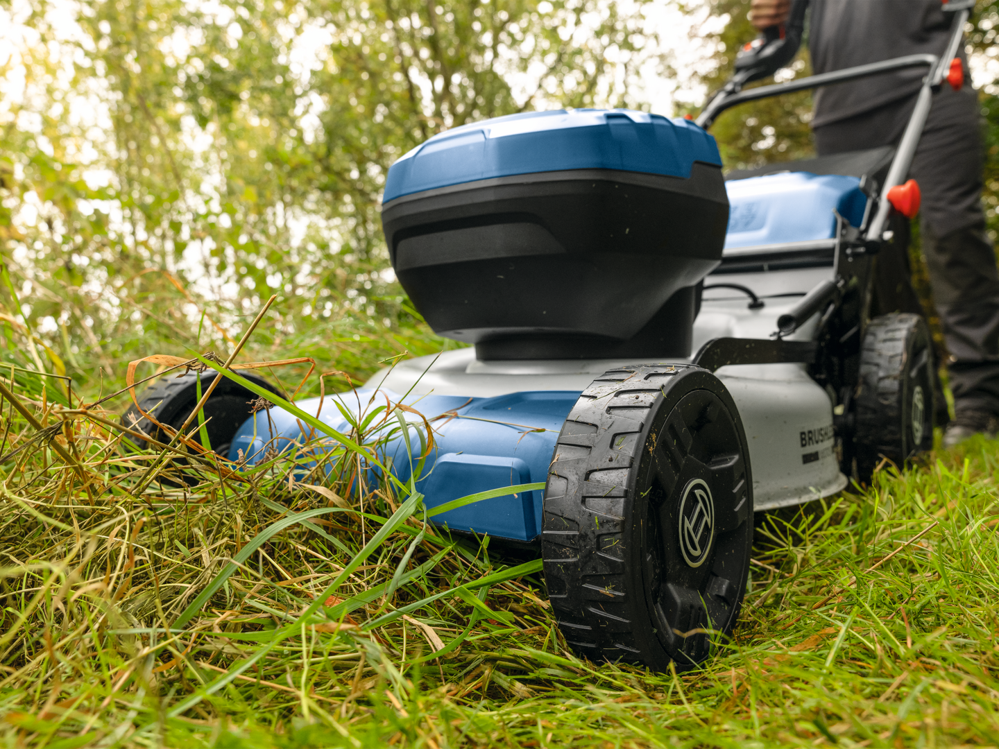 Akkuruohonleikkuri Bosch GRA 18V2-46SP 2x5,5Ah