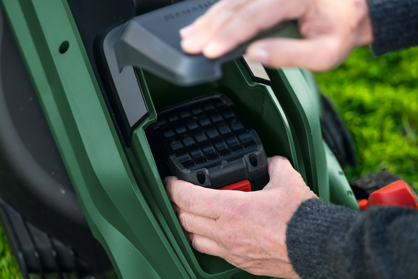 Akkuruohonleikkuri Bosch Rotak 18V-32 1x4Ah