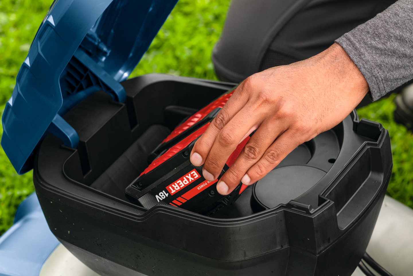 Akkuruohonleikkuri Bosch GRA 18V2-46SP 2x5,5Ah