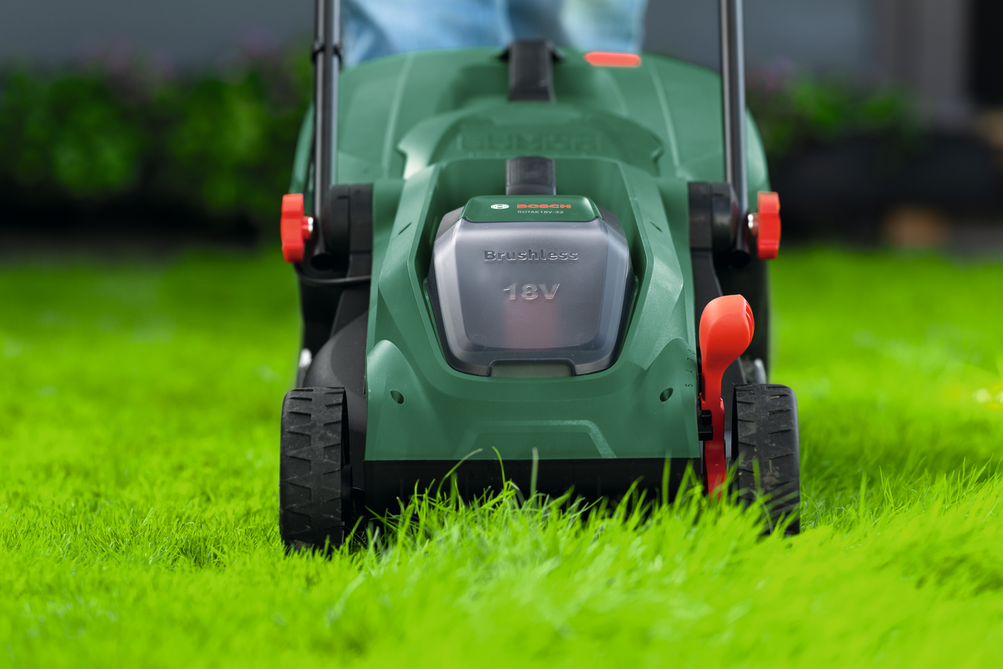 Akkuruohonleikkuri Bosch Rotak 18V-32 Solo