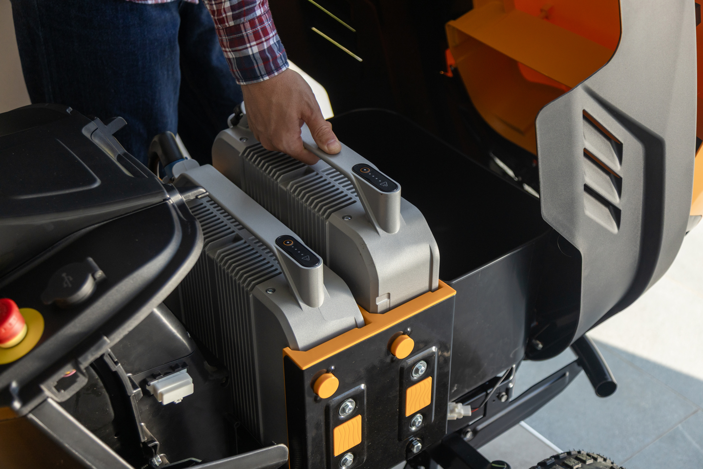 Akkuajoleikkuri STIGA Estate 384e