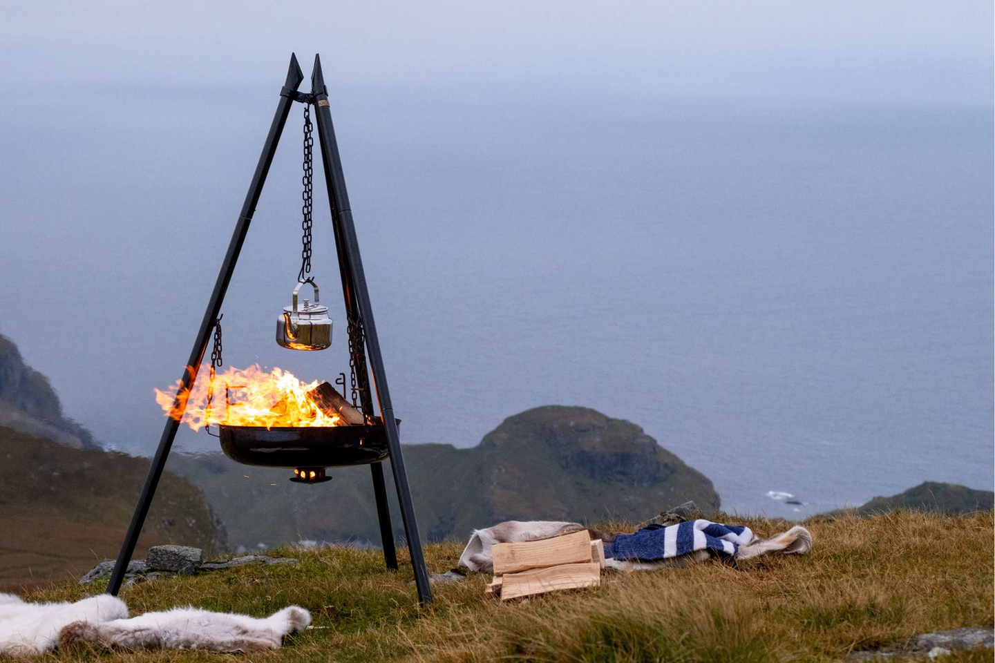 Tulipata Espegard Glo 60cm tuliboosterilla emaloitu musta