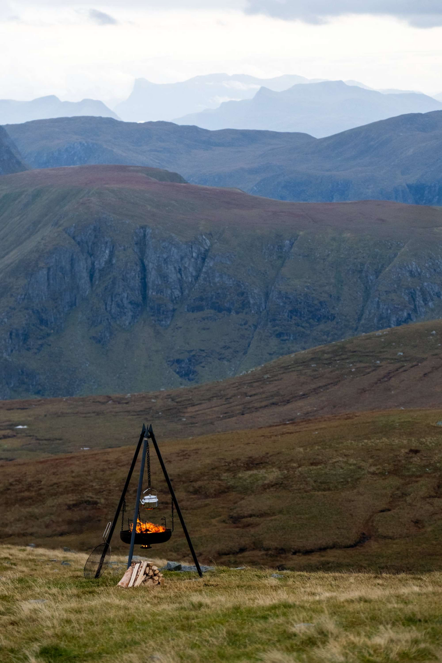 Tulipata Espegard Glo 60cm tuliboosterilla emaloitu musta