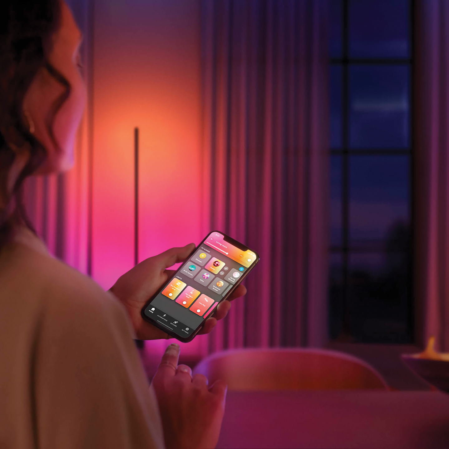 Pöytävalaisin Philips Hue Signe Gradient musta