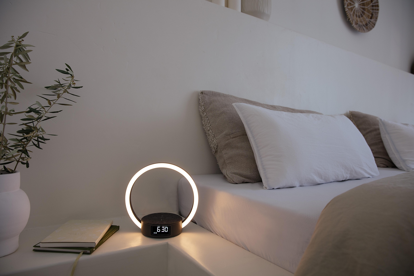 Herätysvalo Beurer WL65 langattomalla latausasemalla