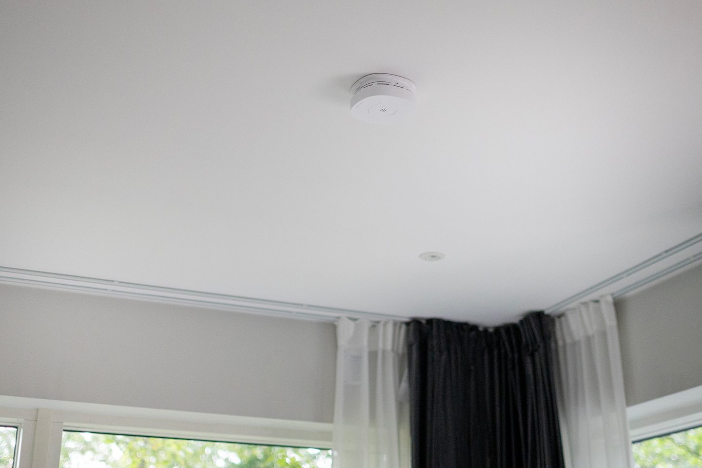 Palovaroitin Housegard Luma SA751 230V 10-vuoden varmennusparisto