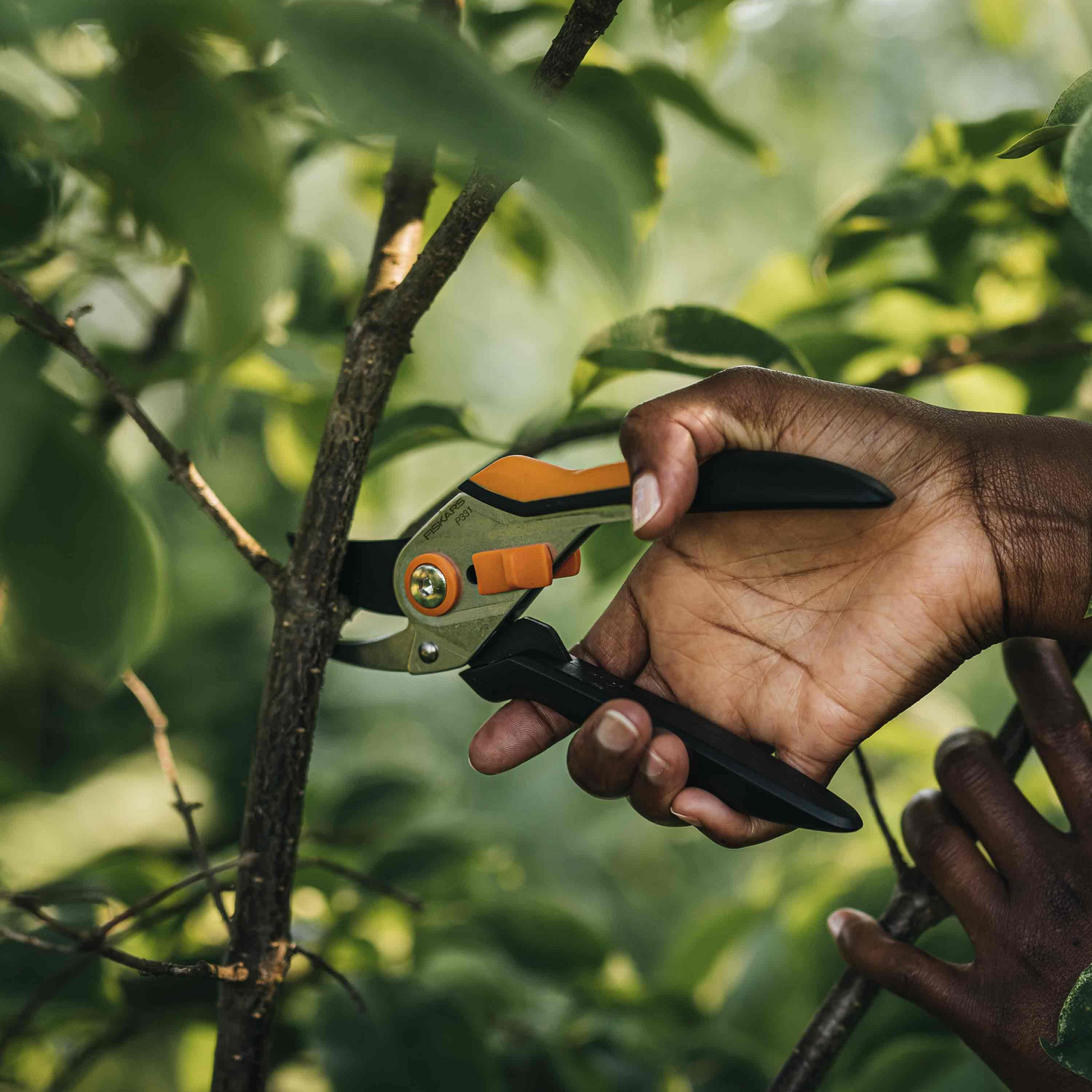 Oksasakset Fiskars ohileikkaava solid metalli p331