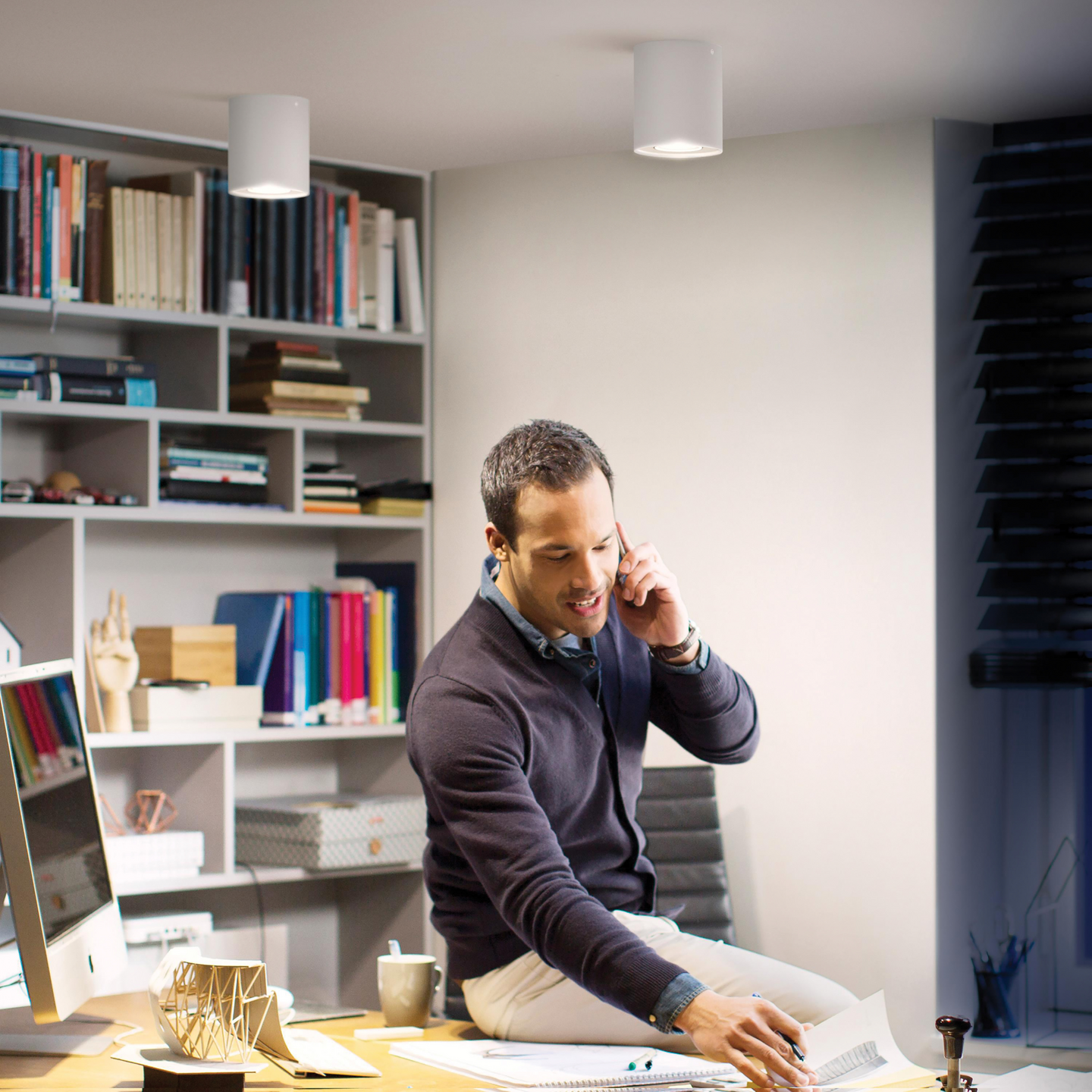 Kohdevalaisin Philips Hue Pillar Valkoinen 1x4.2W 350 LM - 400 LM 2200-6500K