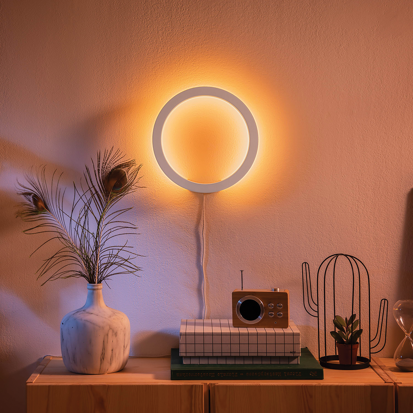 Seinävalaisin Philips Hue Sana valkoinen 20W 24V