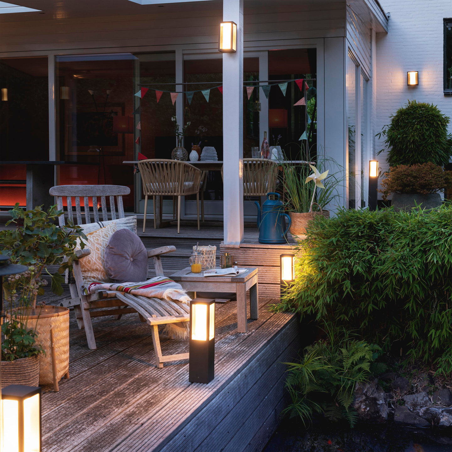 Ulkopylväsvalaisin Philips Hue Impress musta