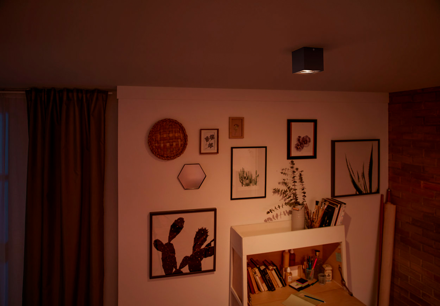 Spottivalaisin Philips Warmglow Box 1-osainen 500lm musta