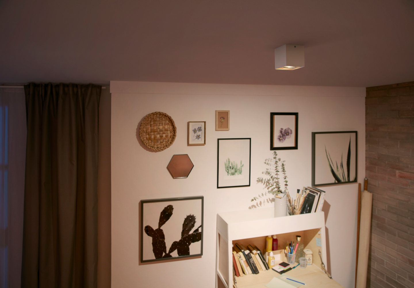 Spottivalaisin Philips Warmglow Box 1-osainen 500lm valkoinen