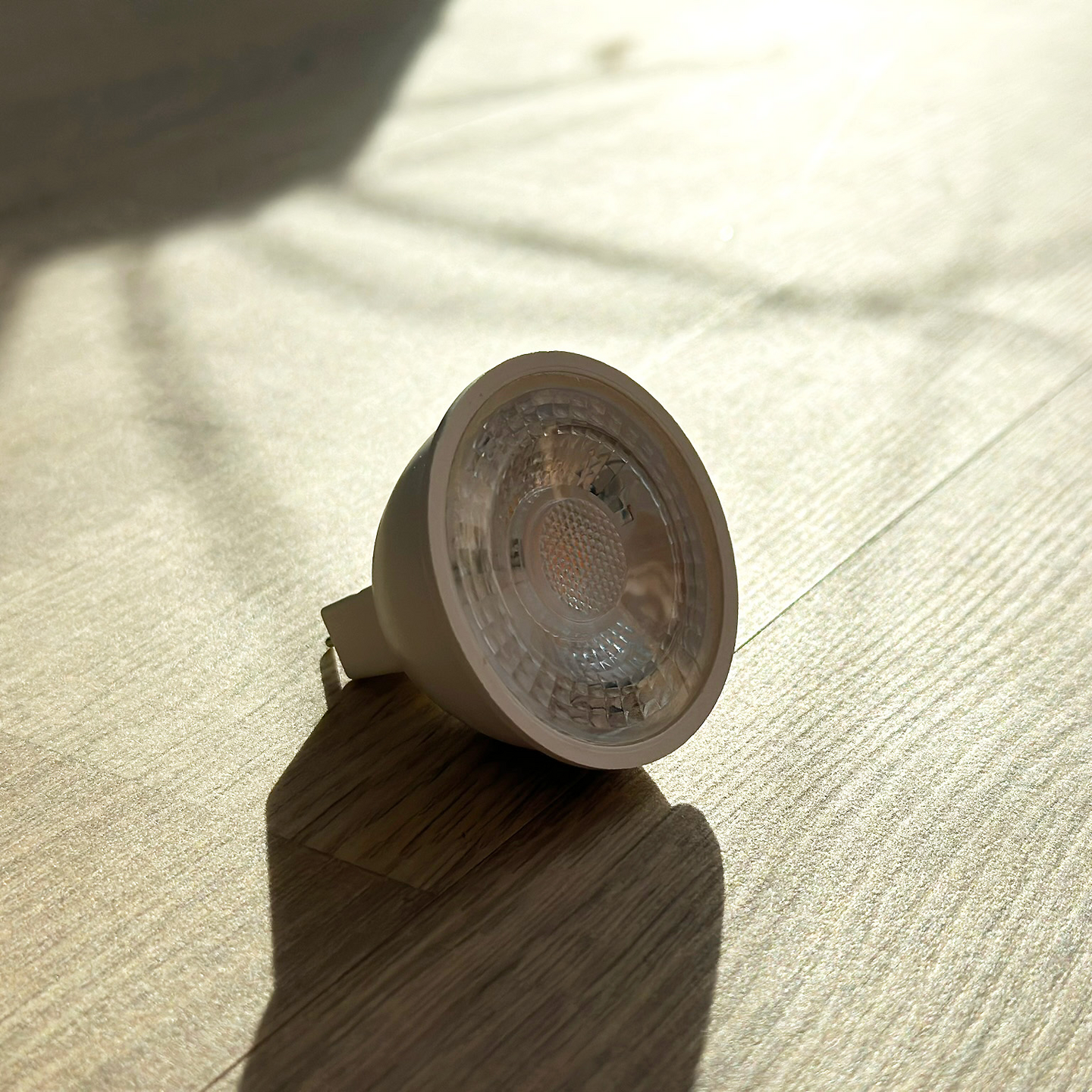 LJUSKÄLLA  350LM DIM VARMVIT