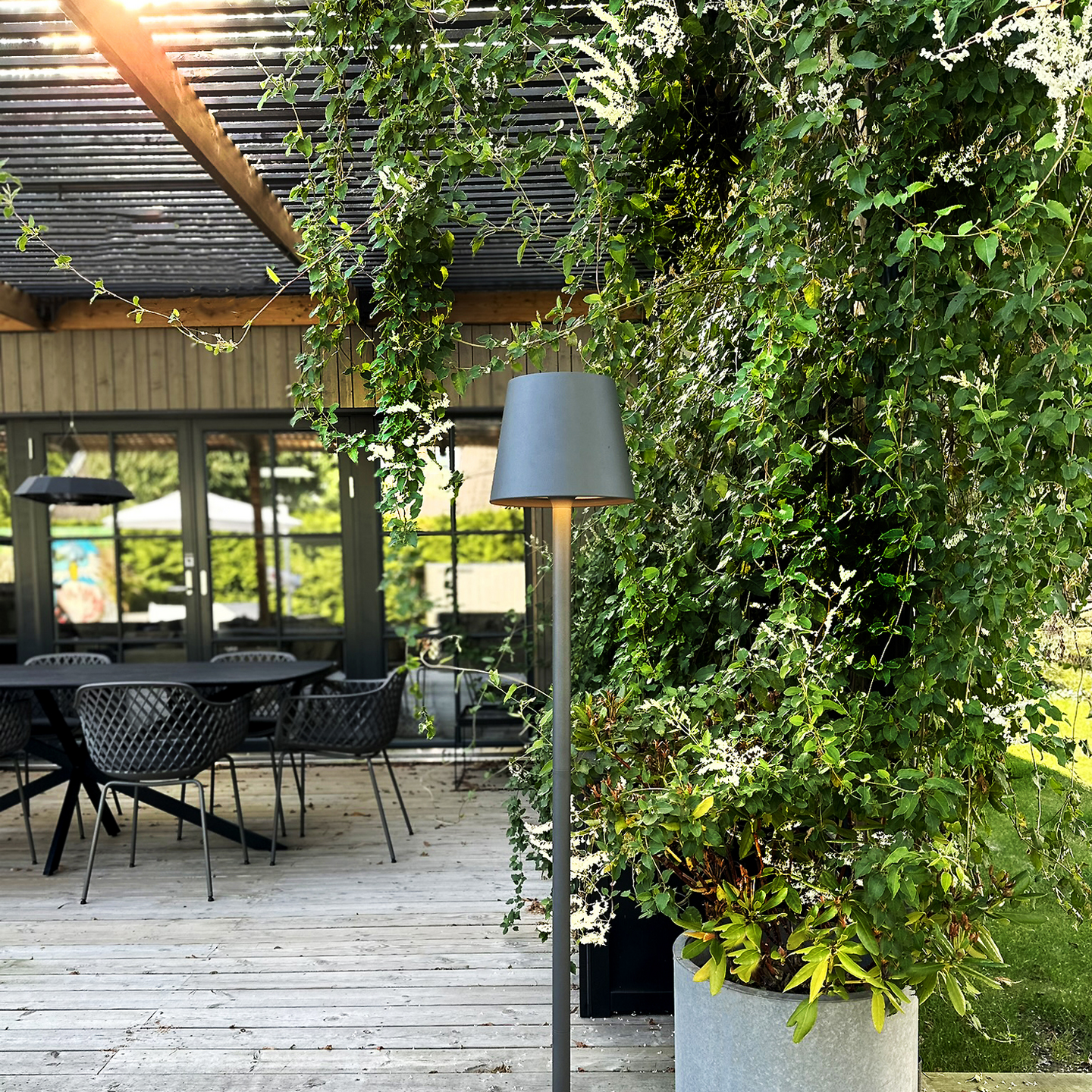 BELYSNING LIGHTSON TRÄDGÅRD SOFY