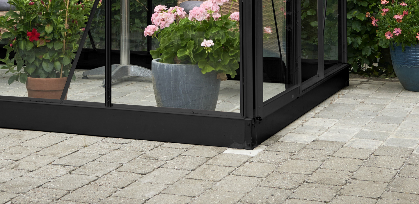 Kasvihuone Popular 6,2m² musta alumiinirunko