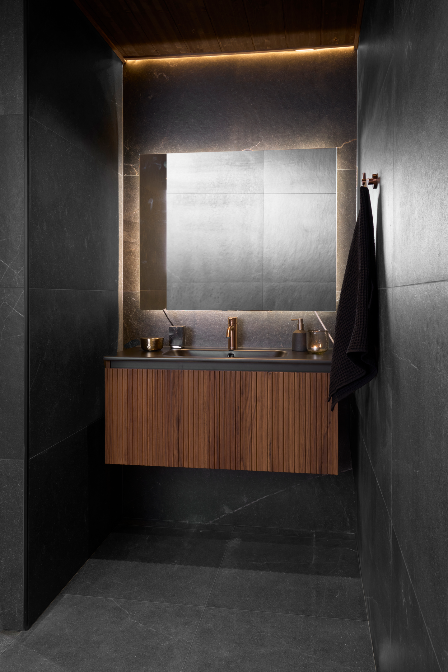 Lattialaatta Cello Iblei 60x60 musta RT 1,44m²