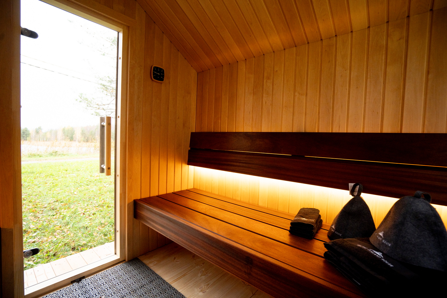 Sauna Fjord puulämmitteisellä kiukaalla 2300x2500x2500 900kg