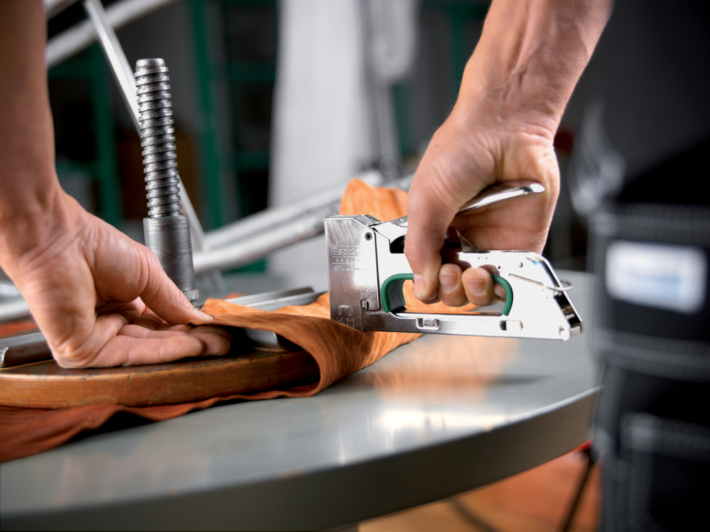 Sinkiläpistooli Rapid R14E