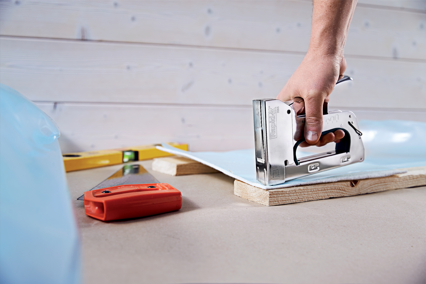 Sinkiläpistooli Rapid R34E