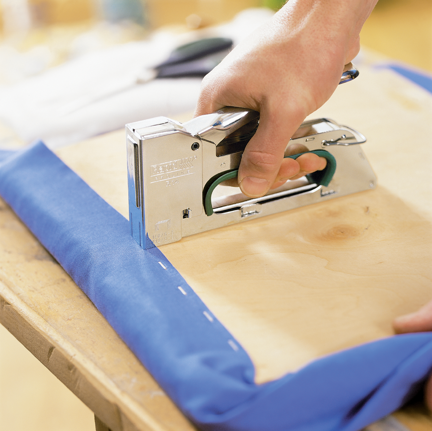 Sinkiläpistooli Rapid R14E