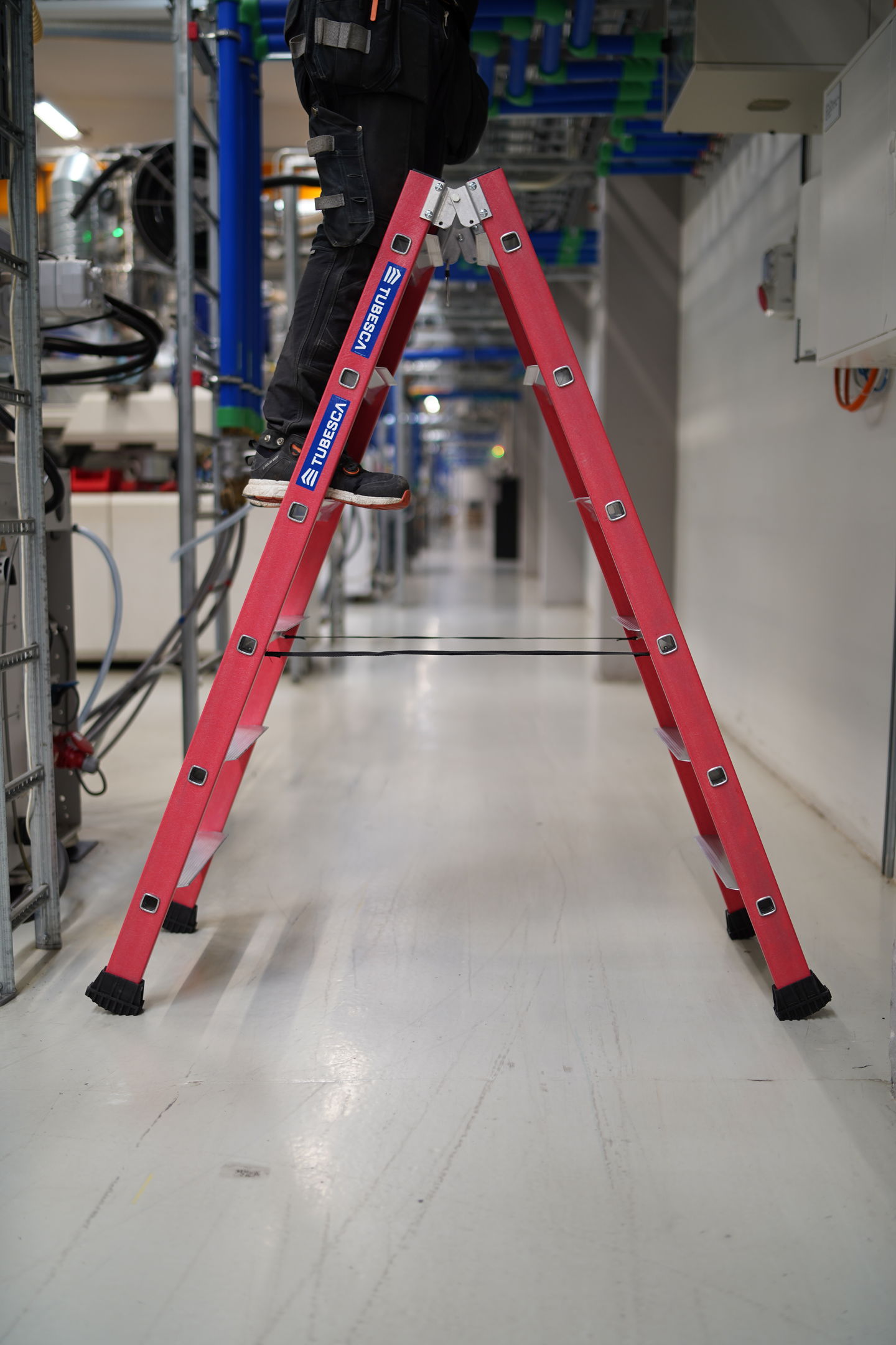 Kaksipuoliset tikkaat Skeppshult 4 askelmaa lasikuitua