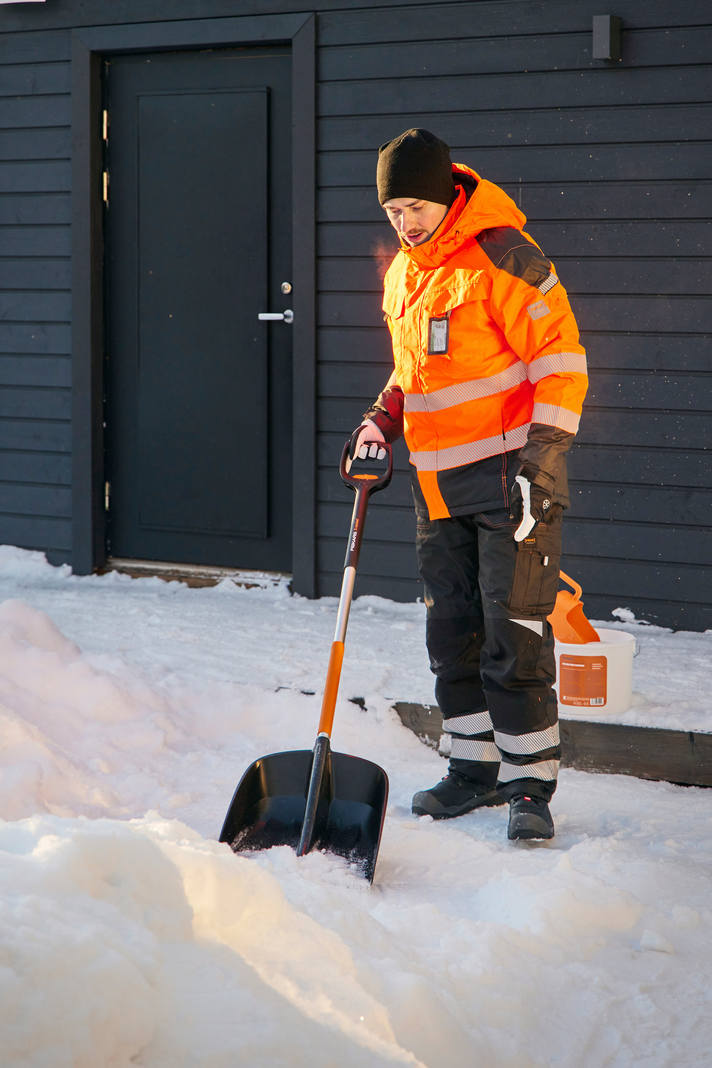 Lumilapio Fiskars X-Series teleskooppivarsi