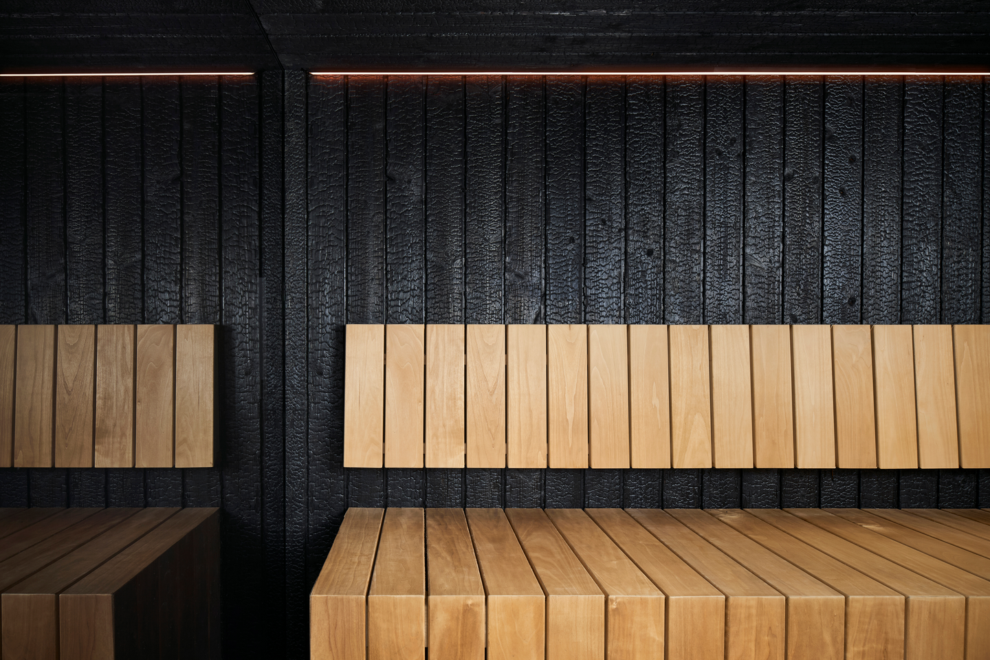 Paneeli Hiil hiilletty 28x195 STS Kiertopuu® mänty Hiili