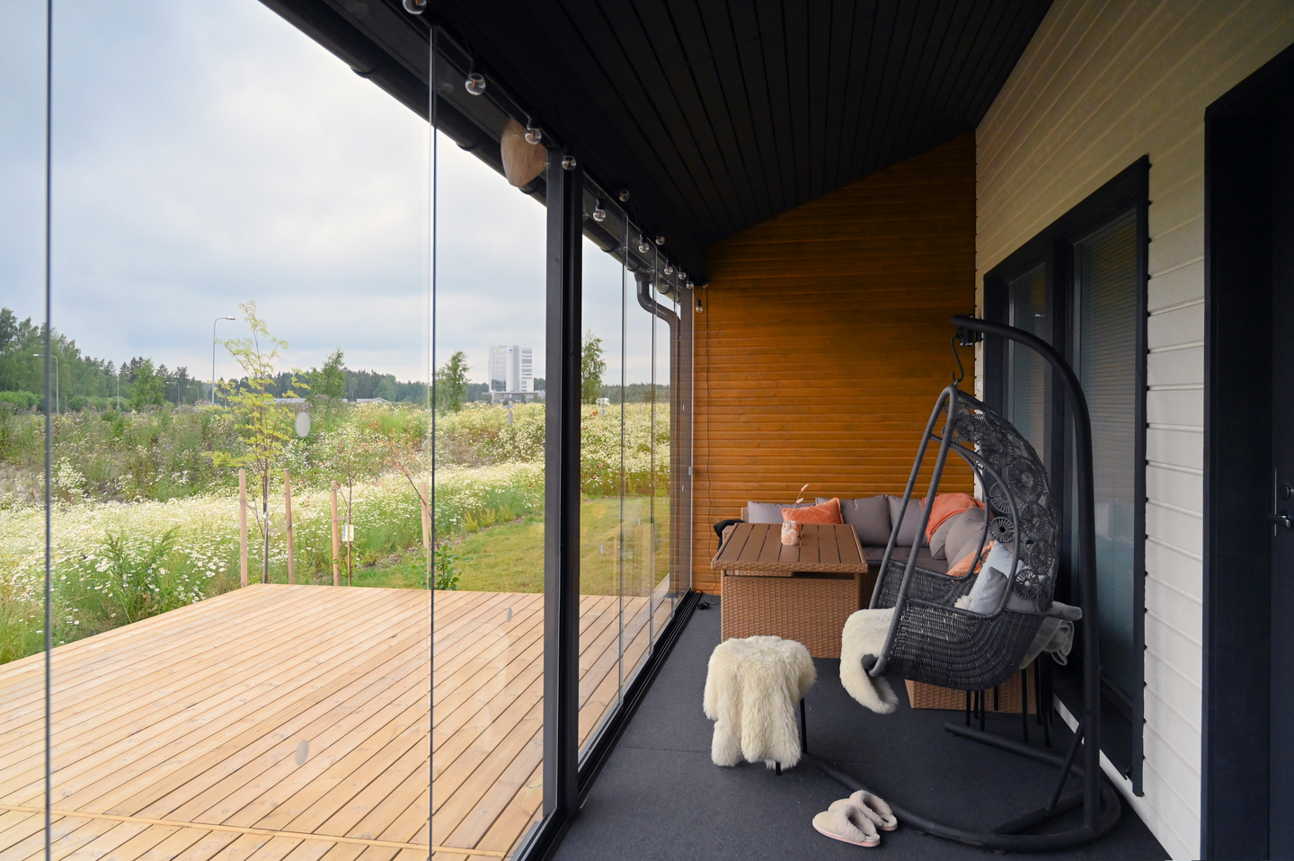 Terassilasitus Cello pulpettikattoiseen Kimara Raami Duo 36 -saunamökkiin