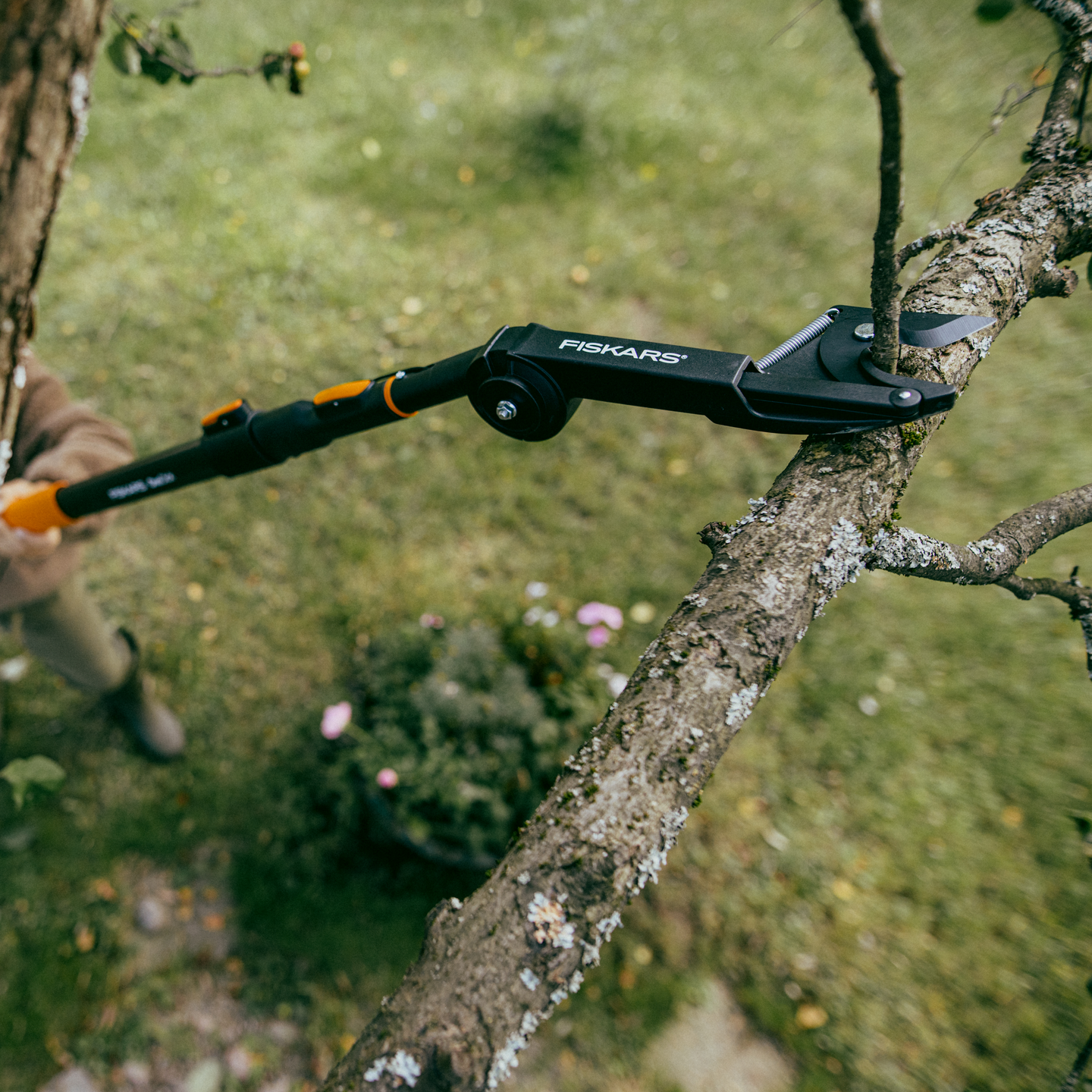 Puutarhan monitoimileikkuri Fiskars OneClick