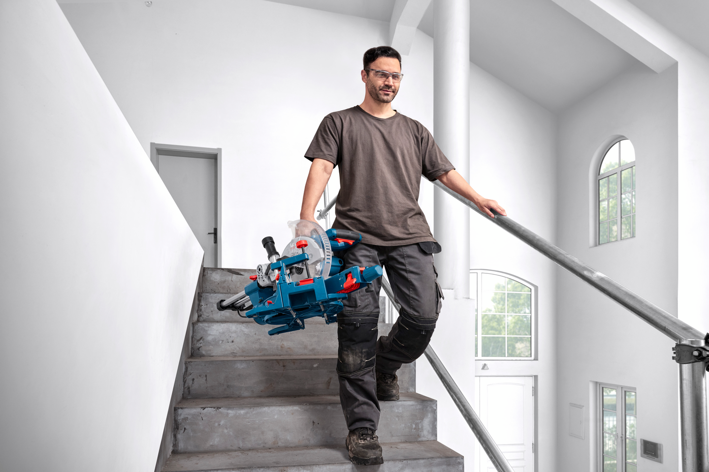 Katkaisu- ja jiirisaha Bosch PRO GCM305-216S