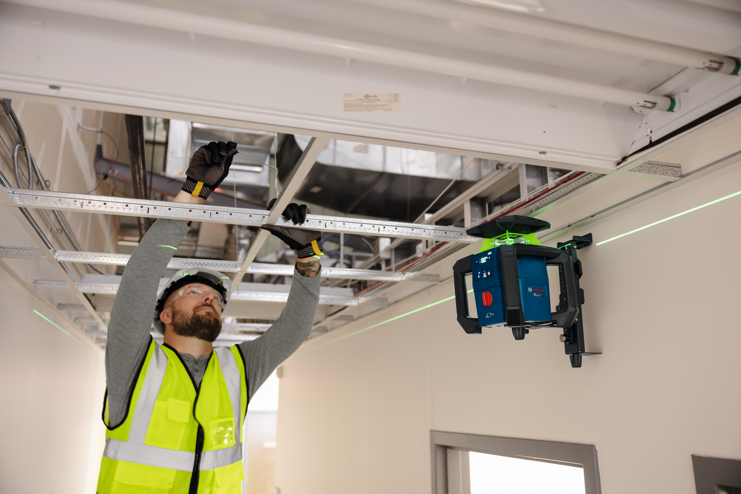 Pyörivä laser Bosch PRO GRL18V-4-34CVG 4,0Ah L-Boxx kiinnike