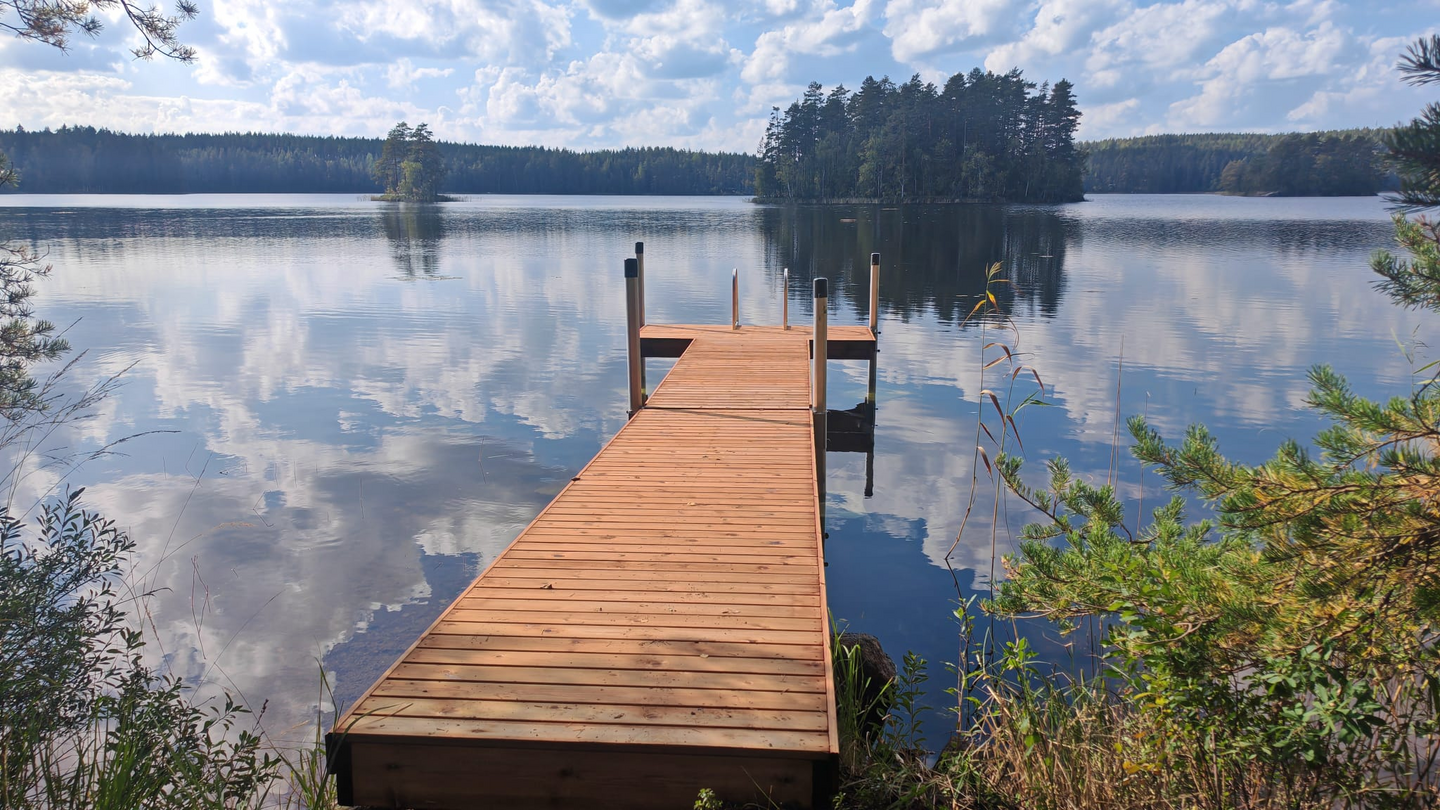 Laituri Savorak Jokamies 9,6 m,  1,16 x 2,39 m + kävelysilta 1,12 x 8,36 m