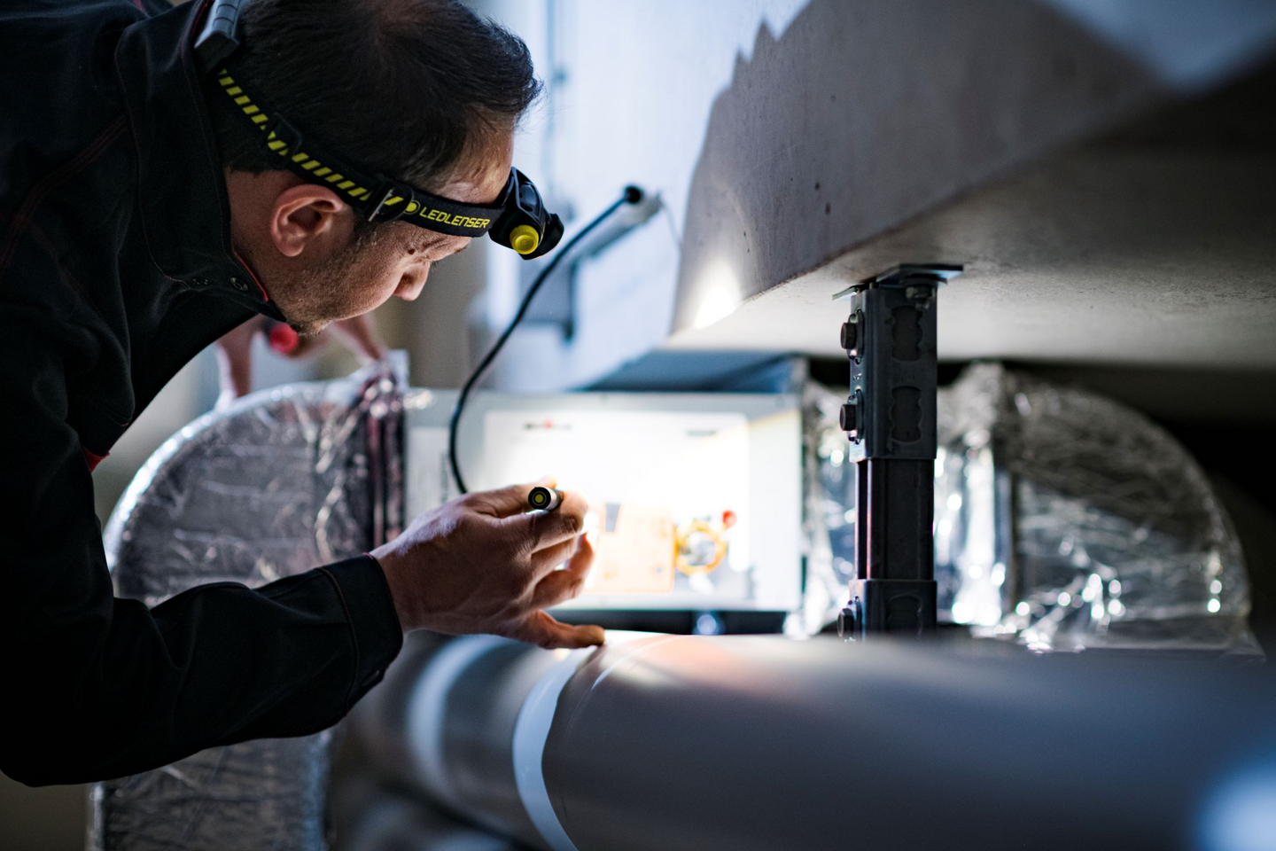 Otsalamppu Ledlenser H5R Work musta 500lm ladattava