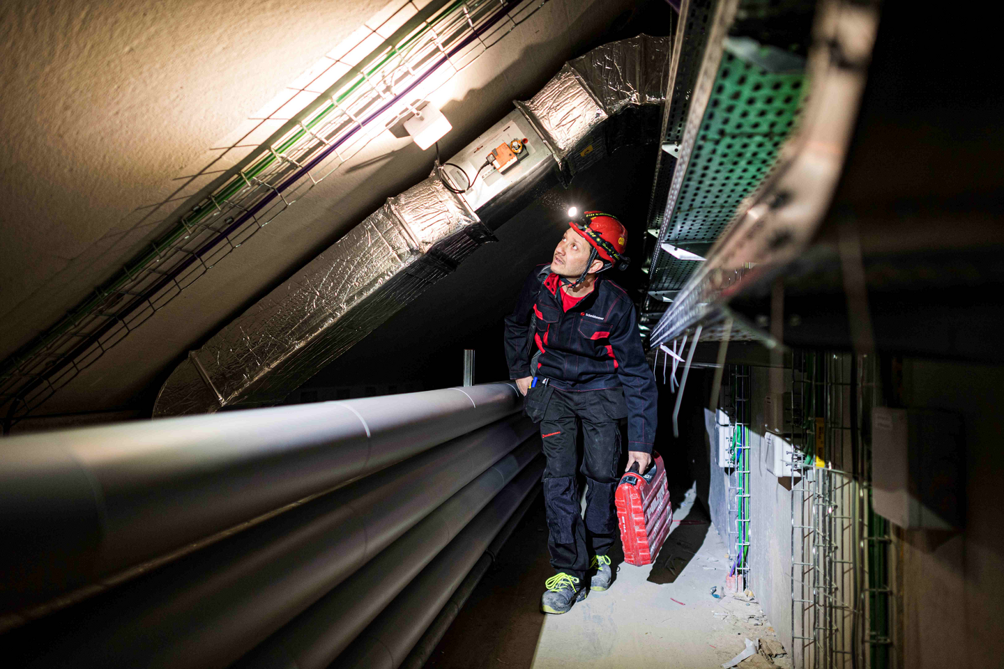 Otsalamppu Ledlenser H15R Work musta 2500lm ladattava