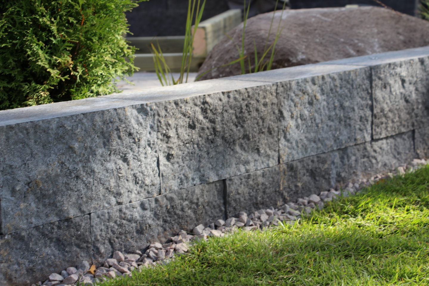 Muurikivi Rudus Antikko 330X165X165mm musta